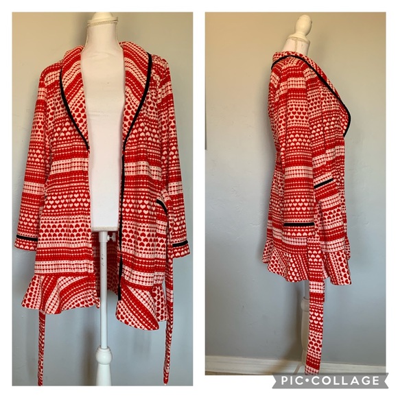 Hearts Valentine Ruffle Super Soft Robe - Picture 4 of 7